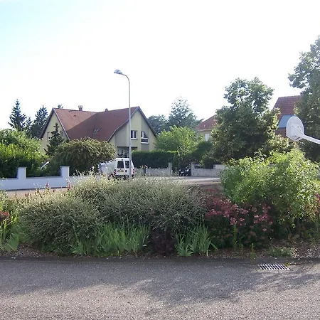 Sur La Route Des Vins D'alsace Cernay (Haut-Rhin)